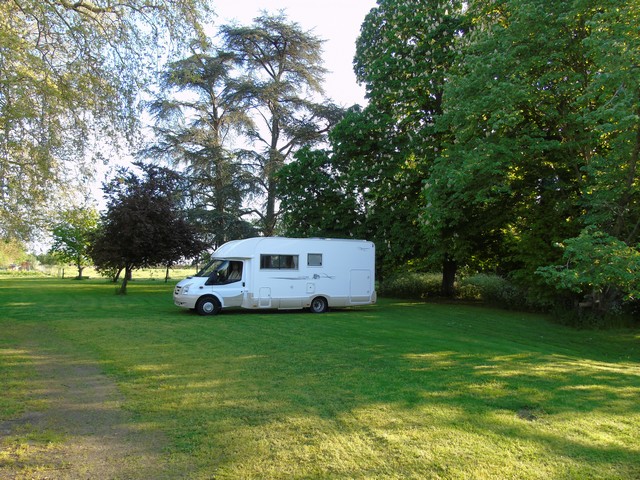 Aire camping-car  Saint-Macaire-du-Bois (49260) - Photo 1